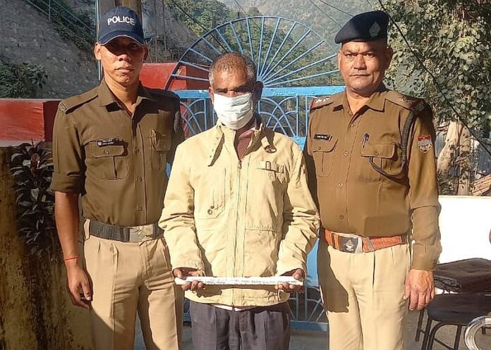 कार चालक पर हमला करने का आरोपी ट्रक चालक गिरफ्तार