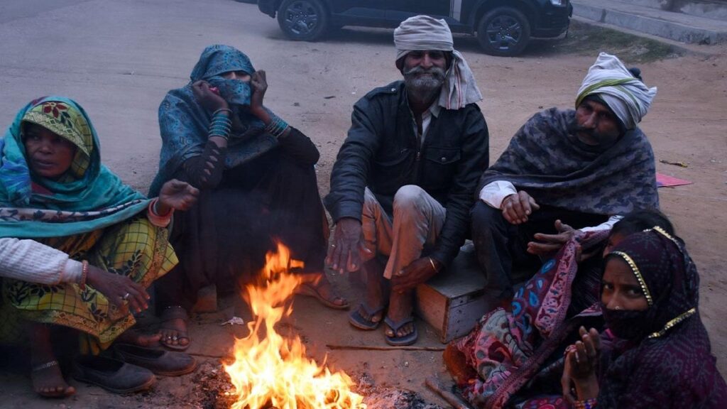 सूबे में तेजी से बदल रहा मौसम, सुबह-शाम बढ़ी ठंड