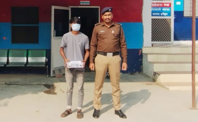 लूट का आरोपी गिरफ्तार,माल बरामद