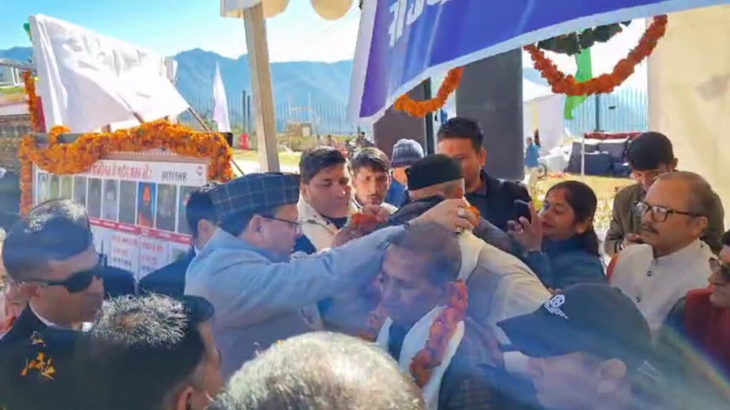 भराड़ीसैंण में आयोजित कार्यक्रम में सीएम धामी ने, राज्य आंदोलनकारियों को किया सम्मानित