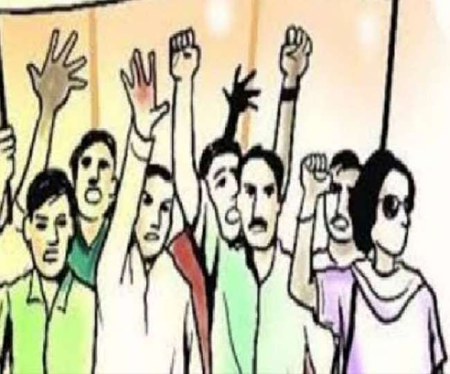 पर्यावरणविदों का धराली आपदा पीड़ितों ने किया विरोध, पुतला दहनकर जतायी नाराज़गी