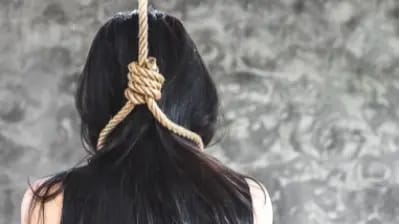 नवविवाहिता ने घर के अंदर लगा ली फांसी, मायके वालों ने लगाया हत्या का आरोप