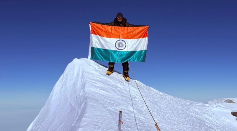 अंटार्कटिका की सबसे ऊंची चोटी फतह कर उत्तराखंड की बेटी कविता चंद ने भारत को किया गौरवान्वित