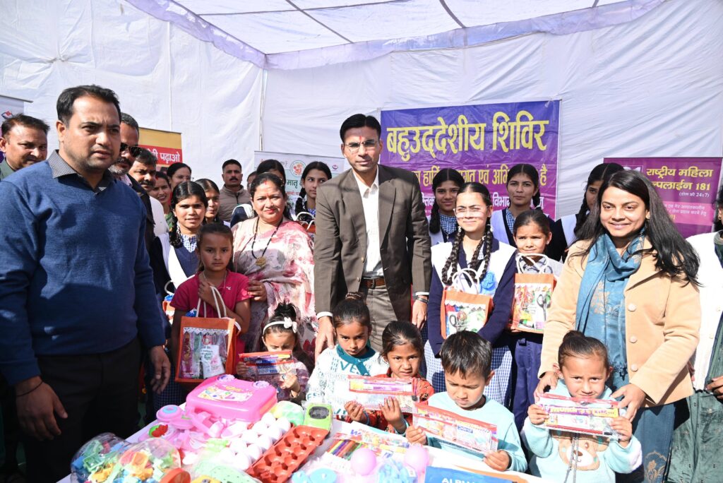 इठारना में लगे बहुउद्देशीय शिविर में 200 से अधिक शिकायतें आईं; अधिकतर शिकायतों का मौके पर निस्तारण