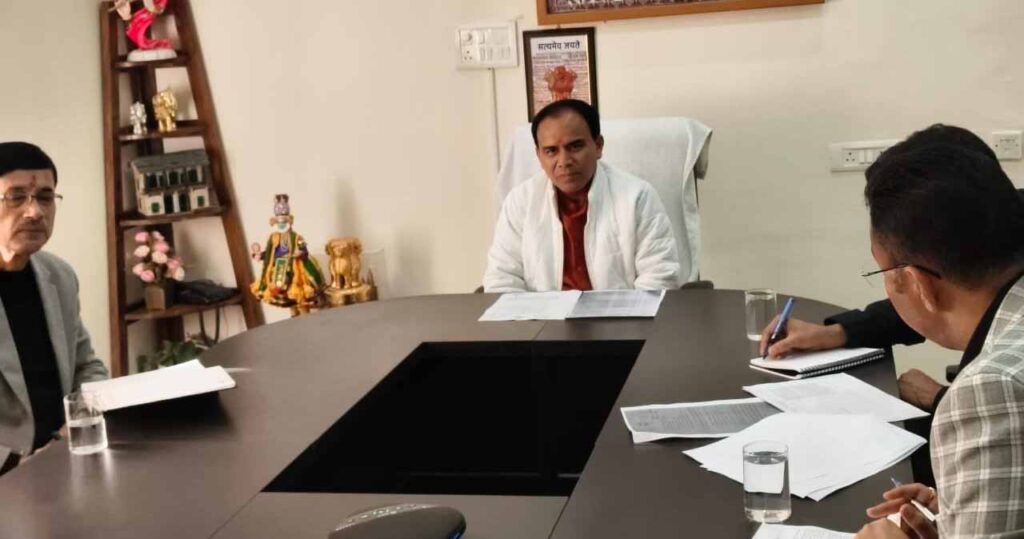 कैबिनेट मंत्री डॉ. धन सिंह रावत ने श्रीनगर-पौड़ी क्षेत्र में पर्यटन स्थलों के विकास की ठोस कार्ययोजना बनाने के दिये निर्देश