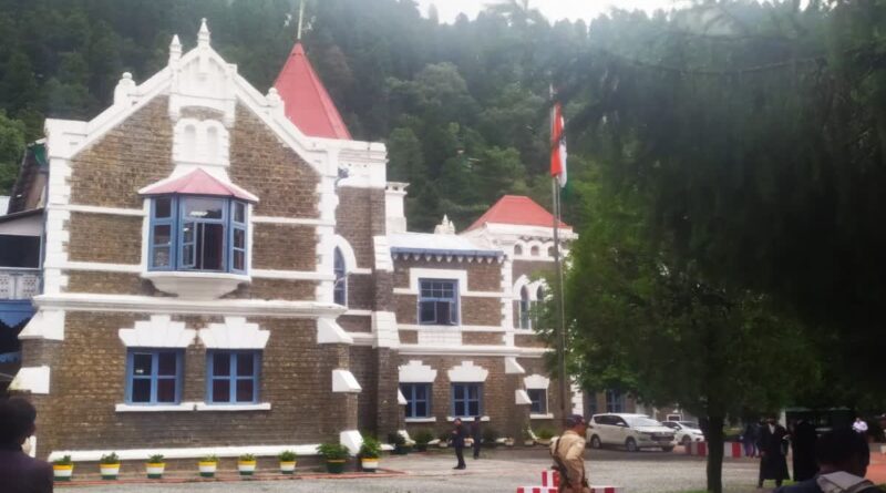 वन विभाग के आउटसोर्स कर्मियों की सेवा समाप्त करने के आदेश पर हाईकोर्ट ने लगाई रोक