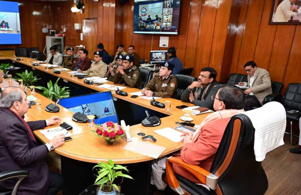 राज्य में कानून-व्यवस्था से खिलवाड़ करने वाले तत्वों पर होगी सख्त कार्रवाई; सीएम धामी के निर्देश