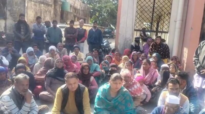 पूछड़ी क्षेत्र में पुनर्वास की मांग हुई तेज, संघर्ष समिति ने विधायक-एसडीएम को सौंपा ज्ञापन
