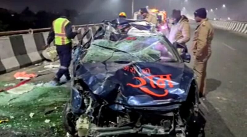 तीर्थनगरी में काल बन गई तेज रफ्तार कार, सड़क हादसे में तीन लोगों की दर्दनाक मौत