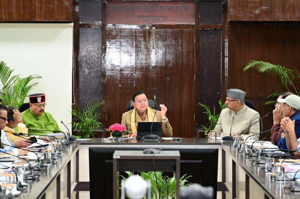 रोजगार एवं स्वरोजगार से जुड़ी विभिन्न योजनाओं की सीएम धामी ने की समीक्षा  