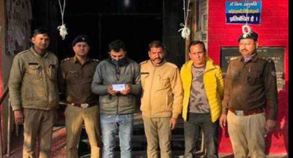 बुजुर्ग महिला का मंगलसूत्र लूटने में डिलीवरी बॉय गिरफ्तार, क़र्ज़ चुकाने को बना मुजरिम 