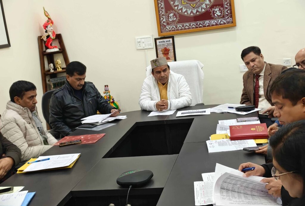 चार धाम यात्रा में श्रद्धालुओं को उपलब्ध होंगी स्वास्थ्य सुविधाएं, बनाया जाएगा चिकित्सकों का पृथक कैडर