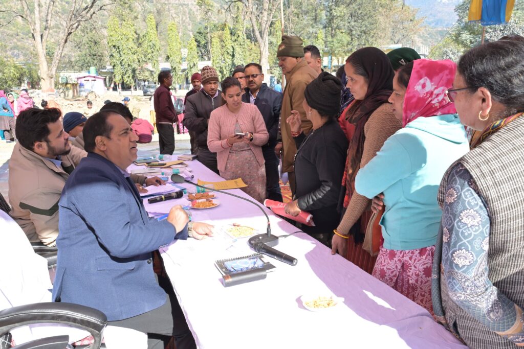 ‘जन-जन की सरकार, जन-जन के द्वार’ कार्यक्रम के तहत बहुउद्देशीय शिविर आयोजित