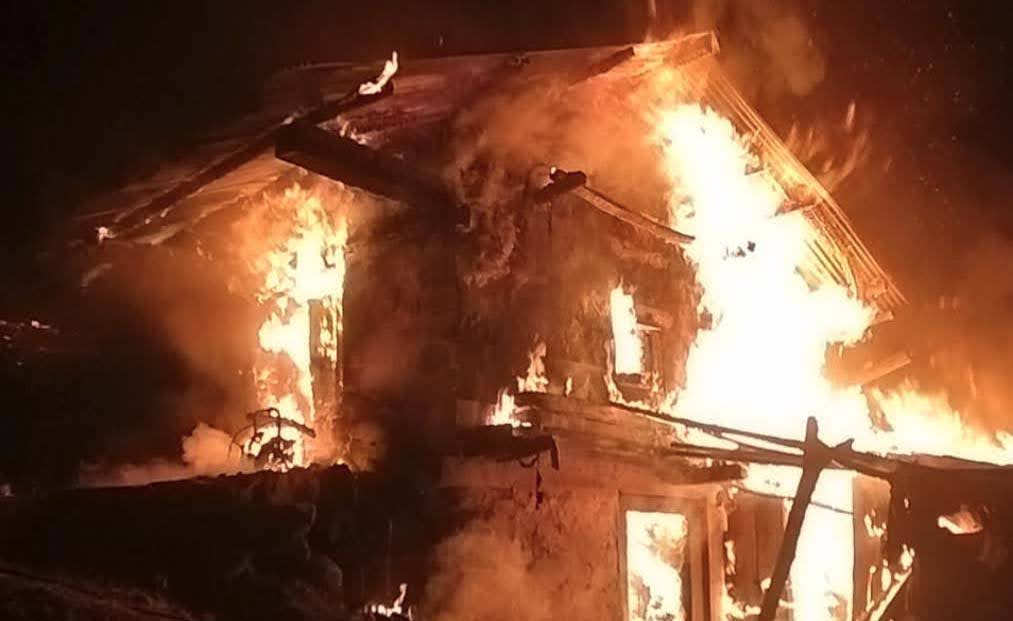 उत्तरकाशी में आग लगने से 14 पशु जलकर मरे; धन संपदा का भारी नुकसान, जलकल स्टोर में भी फायर