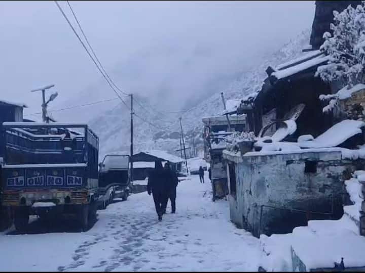 उत्तराखंड में सर्दी का सितम, पाले से जमने लगा झील का पानी,पहाड़ी क्षेत्रों में पाले से सड़कें हुई सफेद