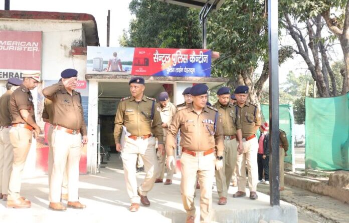 जनपद की पहली परेड में कड़े तेवरों में दिखे पुलिस कप्तान प्रमेंद्र सिंह डोबाल, बोले – अनुशासन से कोई समझौता नहीं