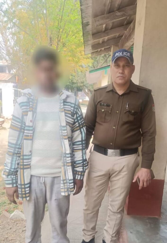 नशे में हुड़दंग मचाने वाले युवक की शांति भंग की आशंका में पुलिस ने की गिरफ्तारी  