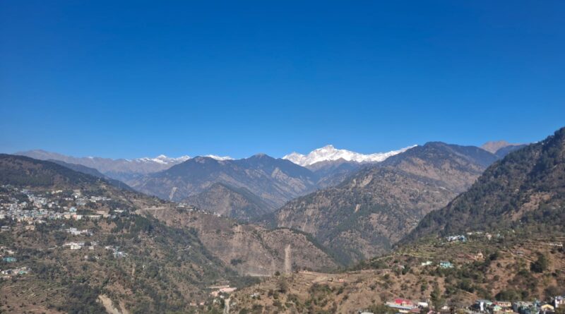 मौसम चक्र में चिंताजनक बदलाव; फरवरी में ही केदारघाटी की चोटियां हुई बर्फ विहीन