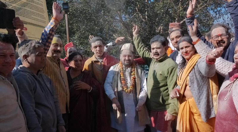 शिवभक्तों ने खेली भस्म की होली, जयकारों से गूंजा मंदिर परिसर