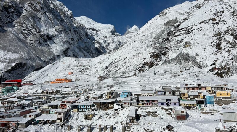 उत्तराखंड में फिर बिगड़ा मौसम का मिज़ाज बदरी-केदार समेत ऊंचाई वाले स्थानों में  गिरी बर्फ