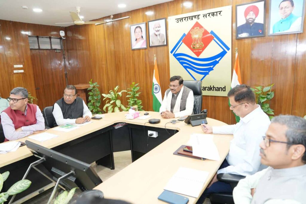 दुर्गम क्षेत्रों में फाइबर केबल एवं वाईफाई के माध्यम से कनेक्टिविटी उपलब्ध कराए जाने के निर्देश