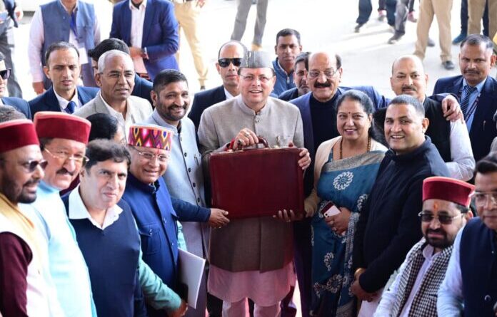 सीएम धामी ने किया ₹1,11,703.21 करोड़ का बजट पेश