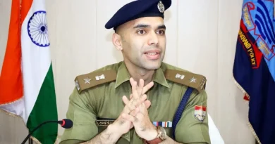 पूर्व एसपी लोकेश्वर सिंह पर मुकदमा दर्ज, व्यापारी से मारपीट का आरोप