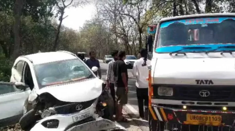 ऋषिकेश-देहरादून हाईवे पर टायर फटने से तीन कारों की टक्कर, सभी सुरक्षित