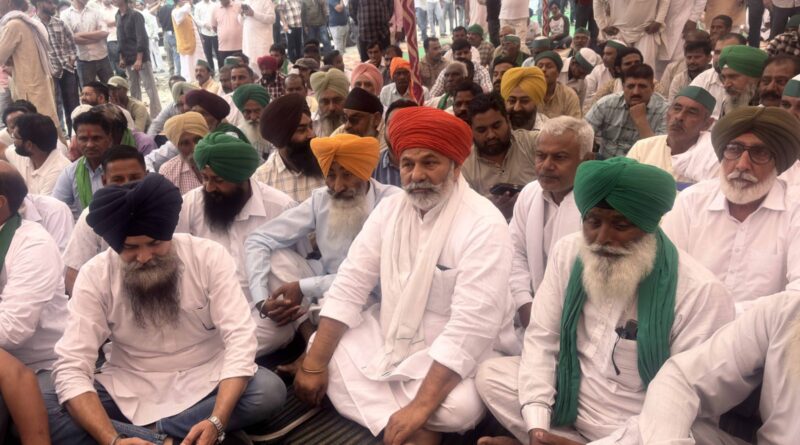 छात्र दिव्यांशु हत्याकांड को लेकर यूपी व तराई के किसानों का दून में बड़ा प्रदर्शन