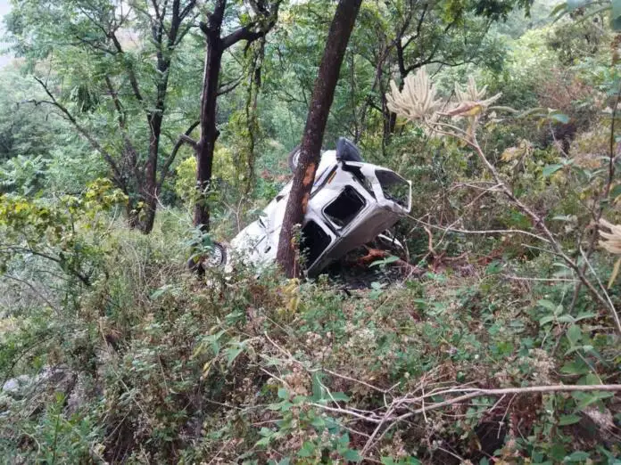 रुद्रप्रयाग में दर्दनाक हादसा: 250 मीटर खाई में गिरी कार, 3 की मौत