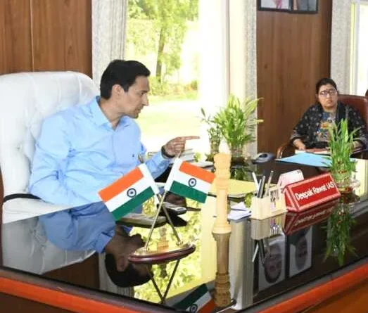 हल्द्वानी जनसुनवाई: लैंड फ्रॉड पर सख्त रुख, मौके पर राहत; अवैध कनेक्शन और सोलर कंपनियों पर भी कार्रवाई