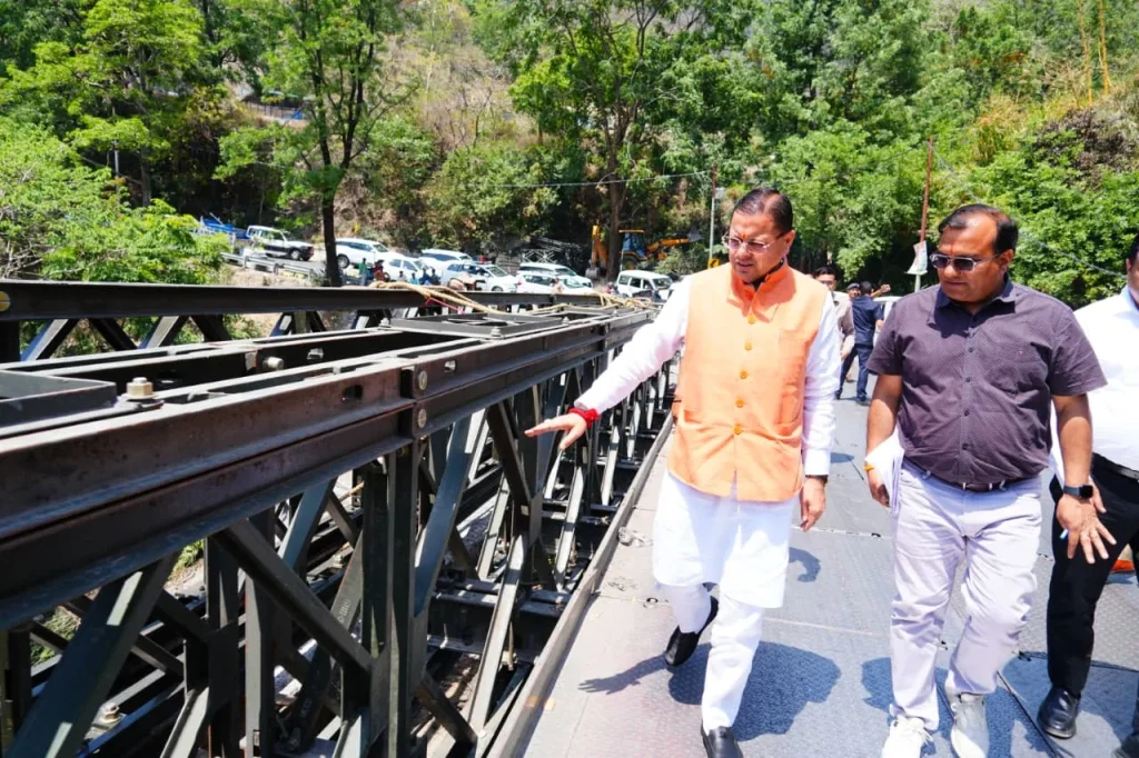CM धामी ने मसूरी रोड पुल का किया निरीक्षण, जल्द पूरा करने के निर्देश