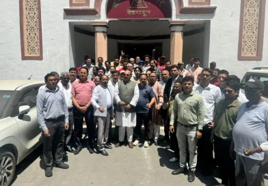 नगर निगम में बस्तीवासियों का प्रदर्शन, अतिक्रमण कार्रवाई रोकने की मांग