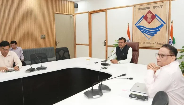 देहरादून अलर्ट: हीट वेव खतरा बढ़ा, स्कूलों में ‘वॉटर बेल’ लागू — सरकार एक्शन मोड में