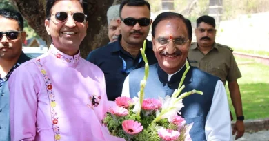 डॉ. कुमार विश्वास पहुंचे दून के लेखक गांव, कविता और संस्कृति से युवाओं को किया प्रेरित