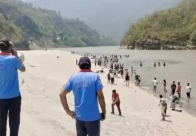 अलकनंदा किनारे ‘गोवा बीच’ बना चारधाम यात्रियों की पहली पसंद, प्रशासन ने जारी किया अलर्ट