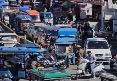 ऋषिकेश में वीकेंड और चारधाम यात्रा से 2 किमी लंबा जाम