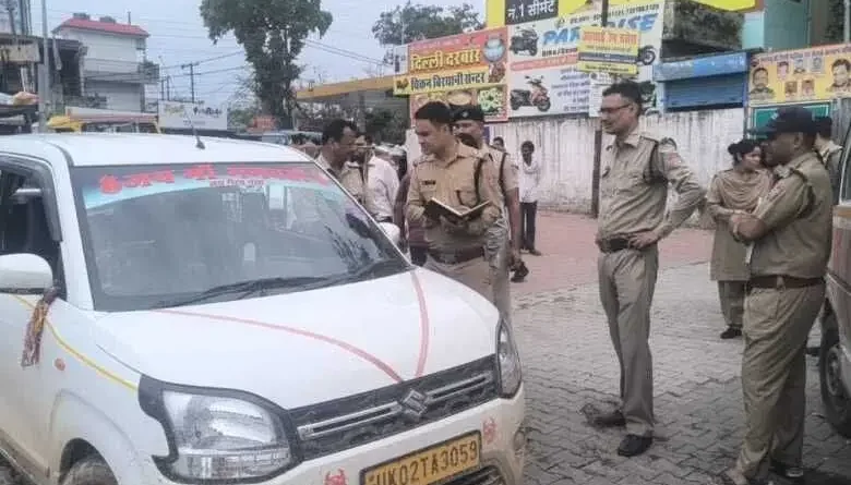 लालकुआं: टैक्सी स्टैंड में गाड़ी के अंदर मिला चालक का शव, इलाके में मची सनसनी