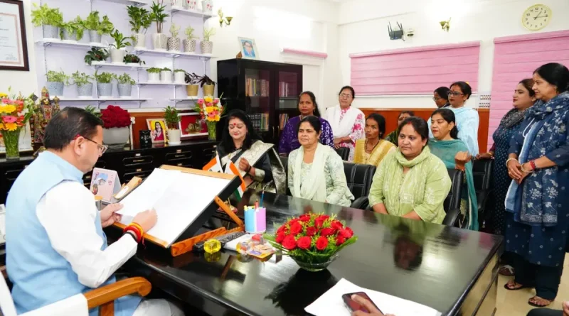 धामी से मुलाकात के बाद आंगनबाड़ी हड़ताल टली, मानदेय बढ़ाने के संकेत