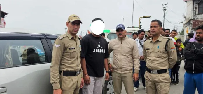 पिता की वर्दी का किया दुरुपयोग: नशे में वाहन चलाते हुए मसूरी पुलिस के चढ़ा हत्थे