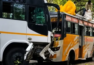 ऋषिकेश-देहरादून हाईवे पर हुई भीषण टक्कर में 05 घायल, काली मंदिर के पास हादसा