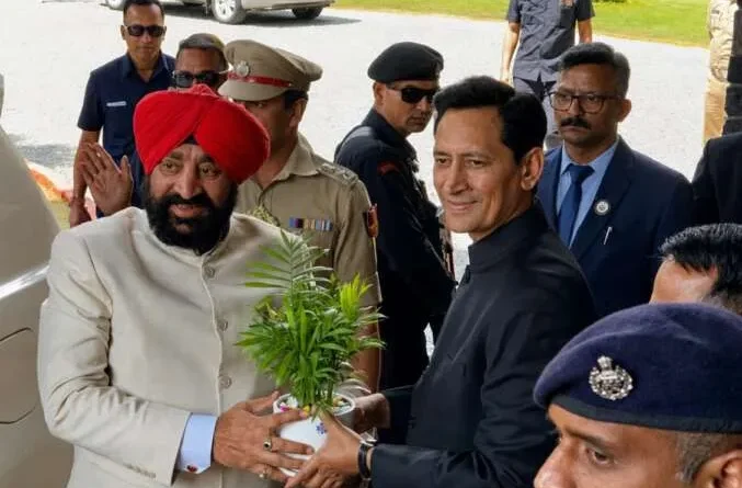 राज्यपाल गुरमीत सिंह पहुंचे नैनीताल लोकभवन, कुमाऊं दौरे में 6 जिलों का करेंगे भ्रमण