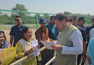 खटीमा में सीएम धामी का जनता दरबार, किसानों को खाद उपलब्ध कराने के दिए निर्देश