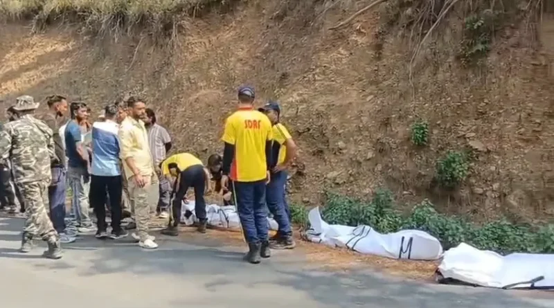 नैनीताल में दर्दनाक हादसा: खाई में गिरी कार, एक ही परिवार समेत 5 की मौत