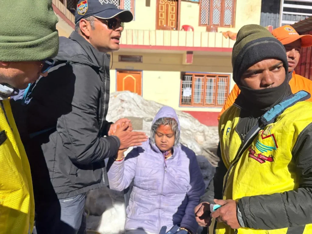 केदारनाथ–लिंचोली मार्ग पर SDRF की अटूट तत्परता: विपरीत परिस्थितियों में भी सैकड़ों श्रद्धालुओं को जीवनदायिनी राहत