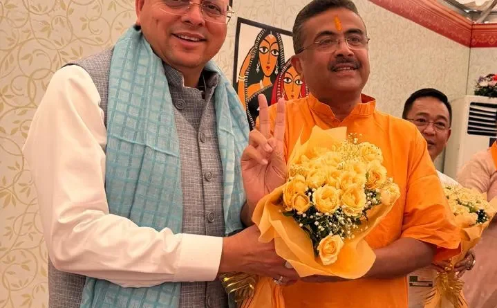 पश्चिम बंगाल में पहली बार भाजपा सरकार, शपथ ग्रहण समारोह में शामिल हुए सीएम धामी