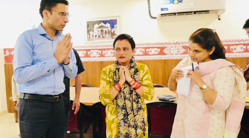 कैंसर पीड़ित परिवार को मिली बड़ी राहत; 71 हजार ऋण माफ, 50 हजार की आर्थिक सहायता