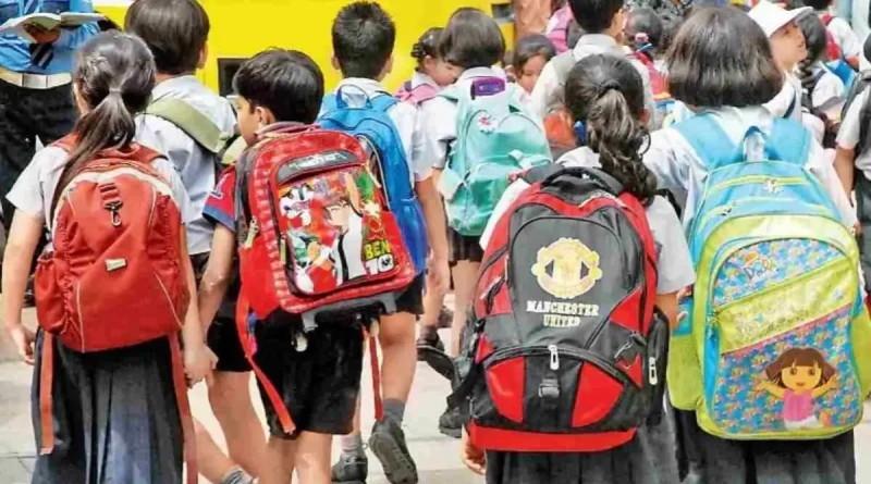नैनीताल में 17 निजी स्कूलों को नोटिस, महंगी किताबों पर प्रशासन सख्त