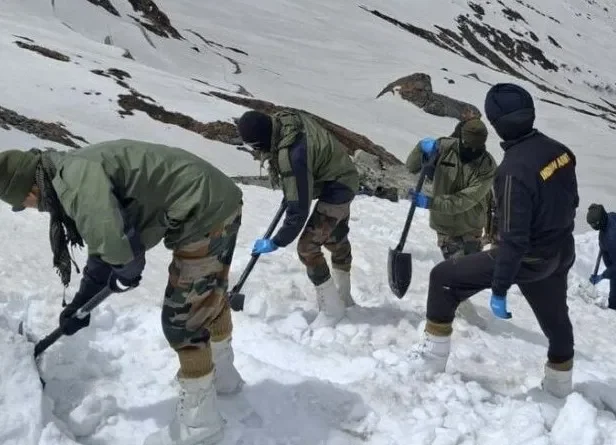 हेमकुंड साहिब के कपाट 23 मई को खुलेंगे, सेना ने रास्ता किया साफ