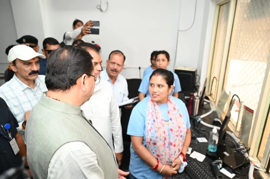 ग्राउंड जीरो पर सीएम धामी, चारधाम यात्रा पर हर पल निगरानी